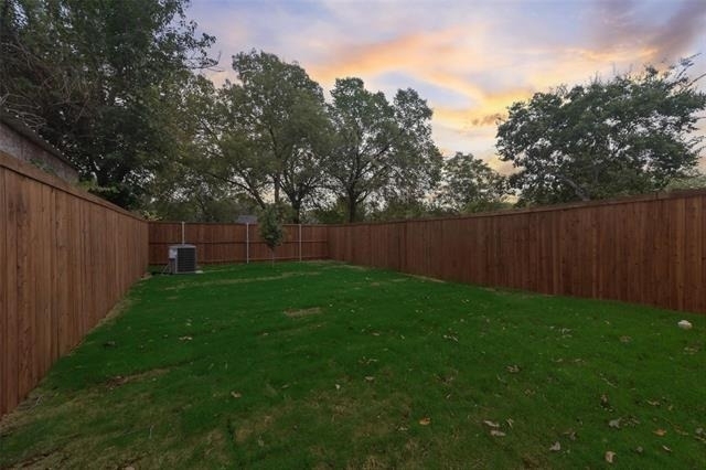 217 W Yarmouth Street - Photo 3