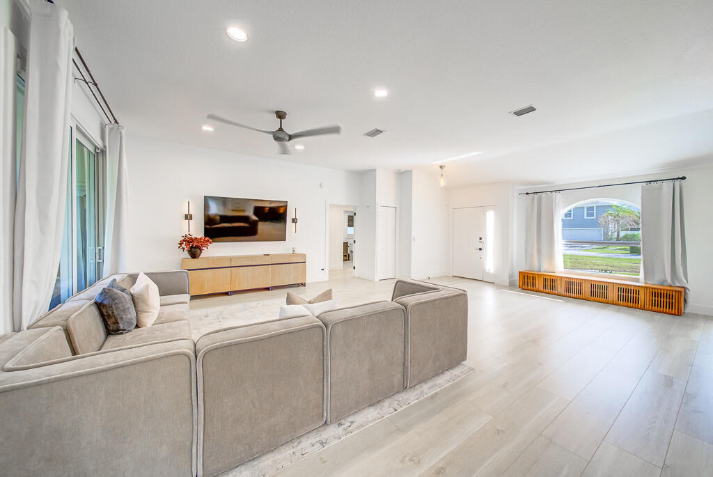 1853 Shower Tree Way - Photo 11