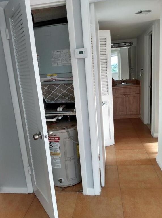 8001 Crespi Boulevard - Photo 6