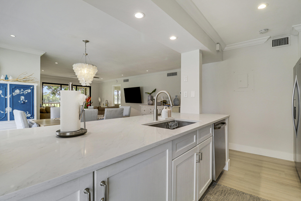 438 Brackenwood Lane S - Photo 8
