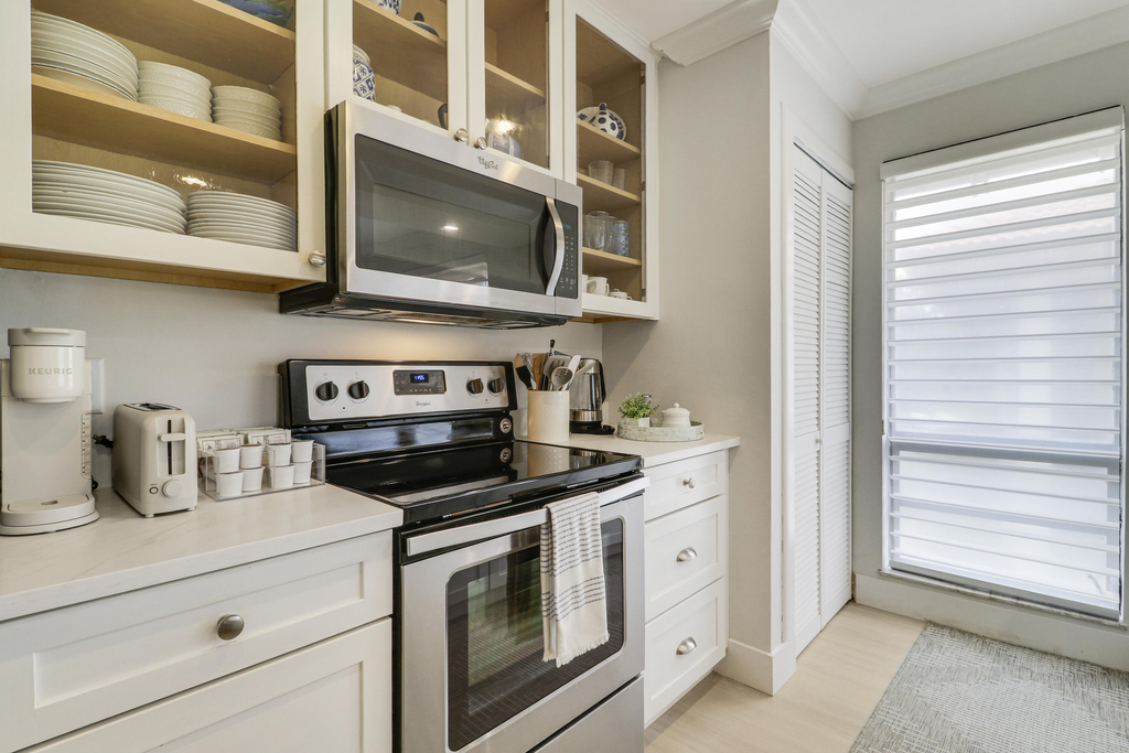 438 Brackenwood Lane S - Photo 4