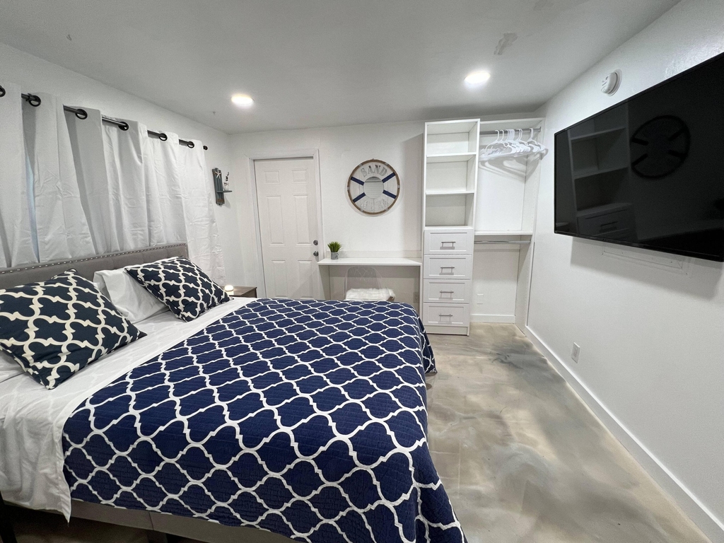 2648 Ne 15th Terrace - Photo 1