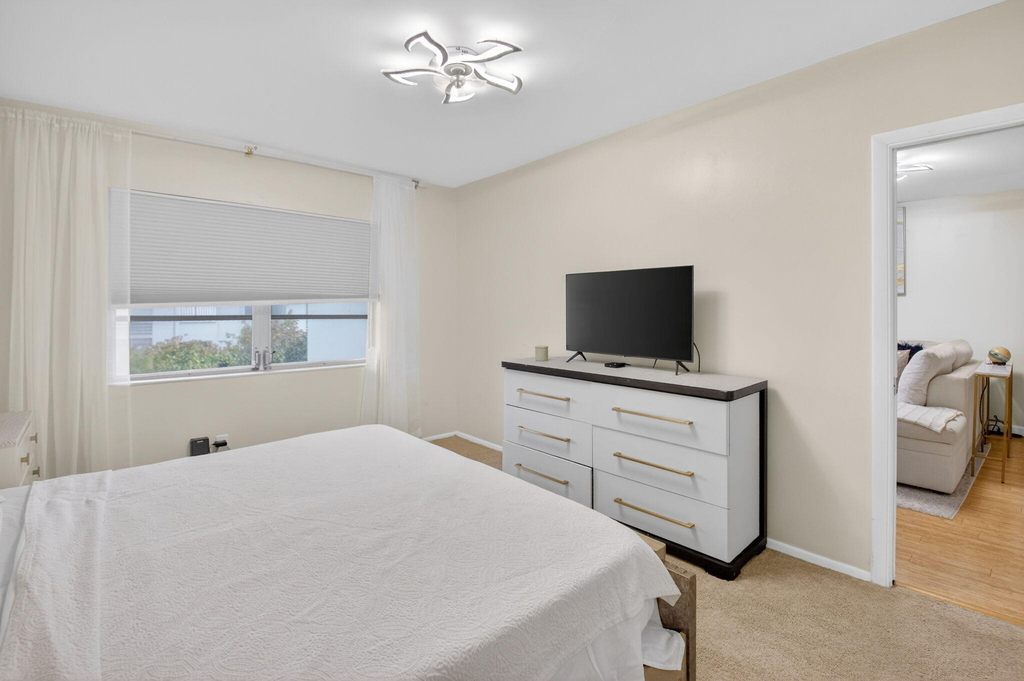 2340 Sw 22nd Avenue - Photo 18