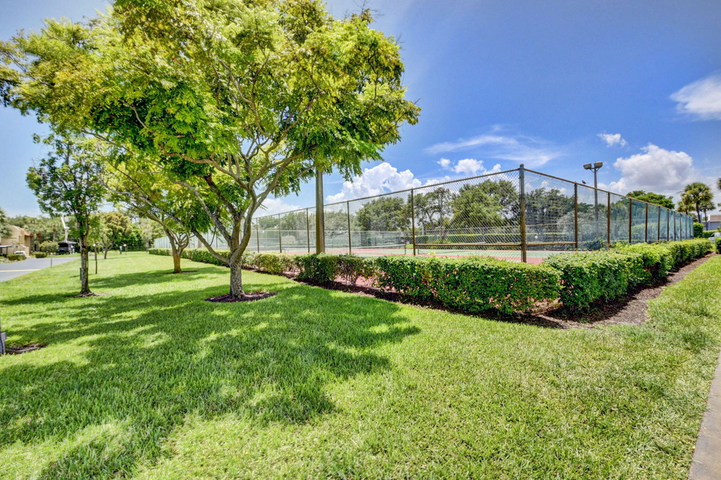 2340 Sw 22nd Avenue - Photo 43