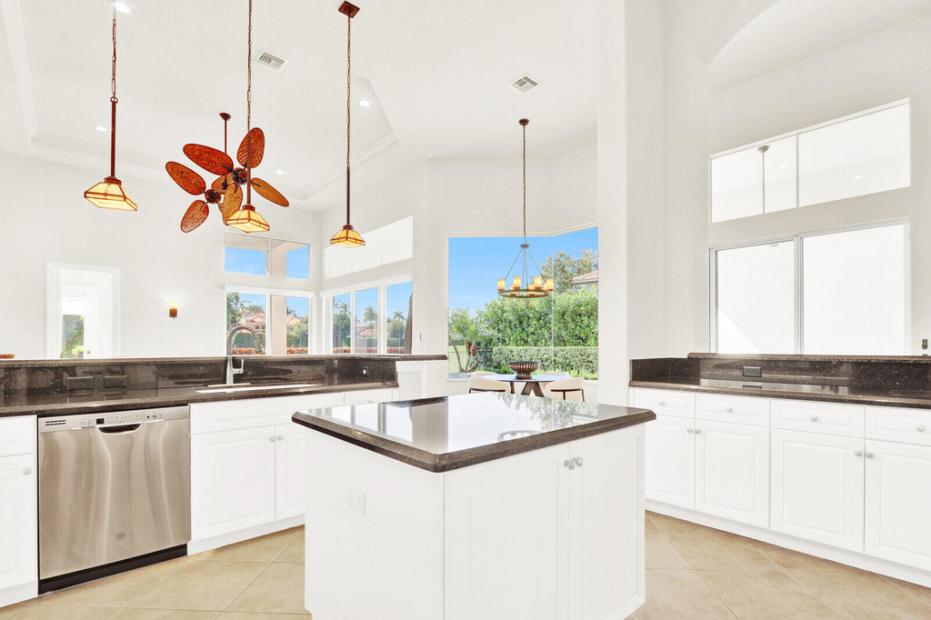 528 Les Jardin Drive - Photo 10