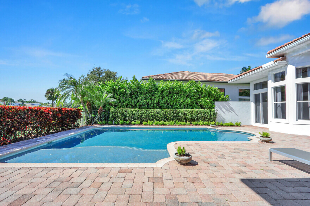 528 Les Jardin Drive - Photo 37