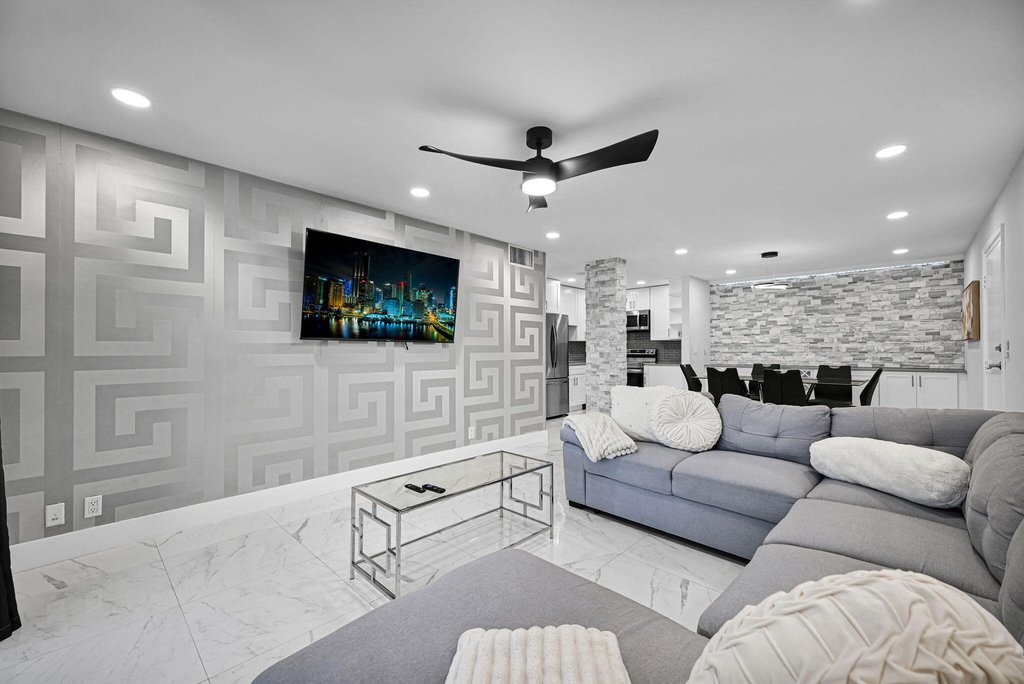 6279 Bay Club Drive - Photo 7