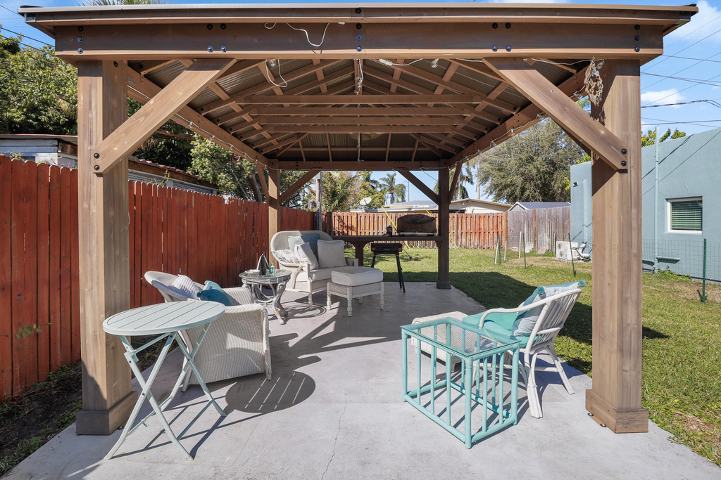 301 Hawthorne Drive - Photo 12