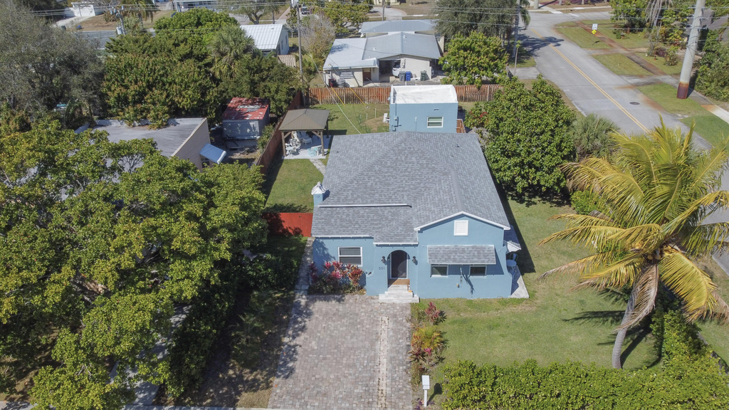 301 Hawthorne Drive - Photo 5