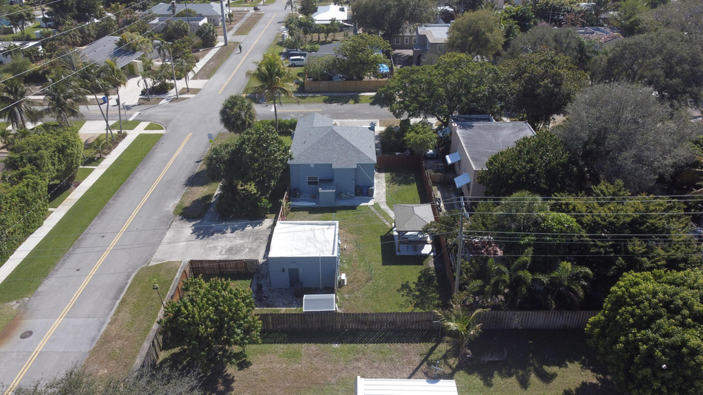 301 Hawthorne Drive - Photo 7