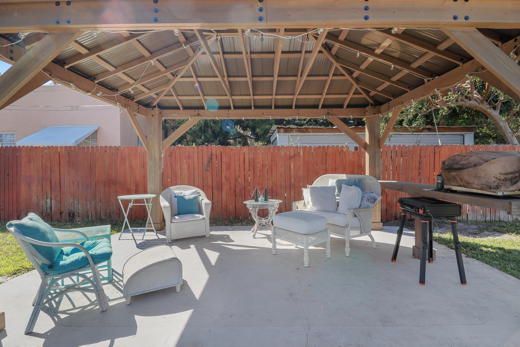 301 Hawthorne Drive - Photo 10