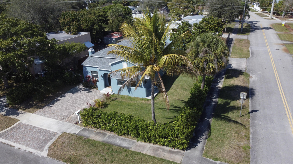 301 Hawthorne Drive - Photo 8