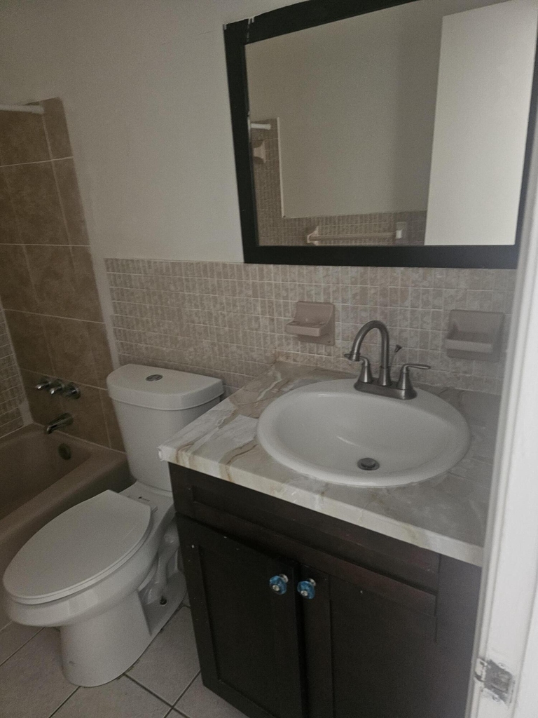4140 Nw 30th Terrace - Photo 3