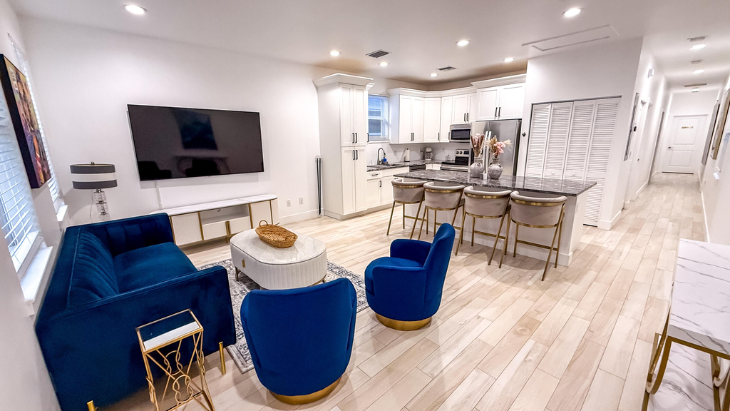 214 N C Street - Photo 1