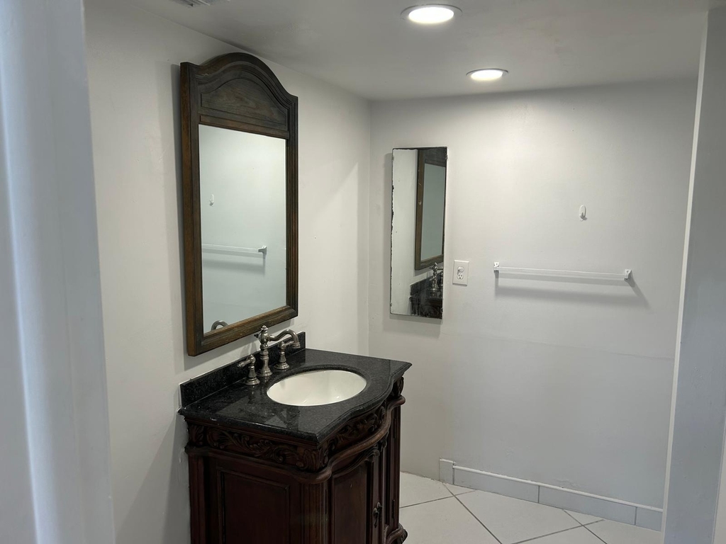3900 Nw 76th Avenue - Photo 12