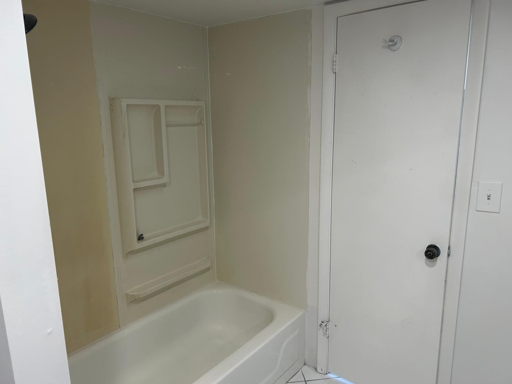 3900 Nw 76th Avenue - Photo 13