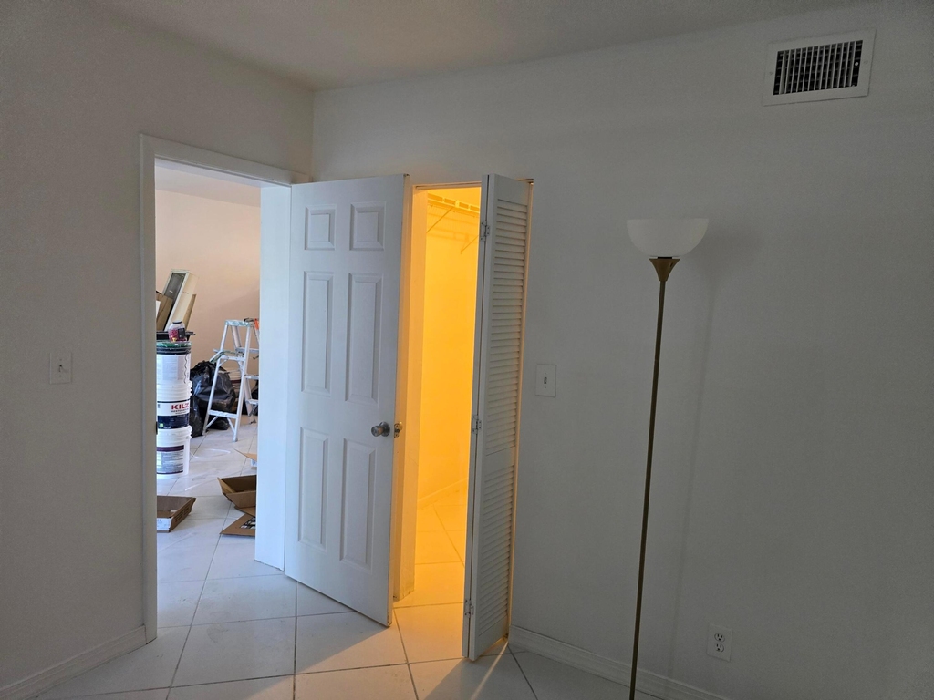 3900 Nw 76th Avenue - Photo 5