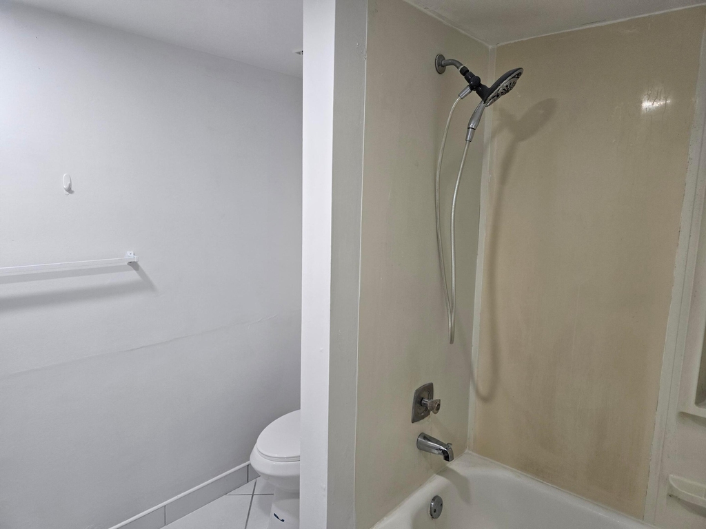 3900 Nw 76th Avenue - Photo 4