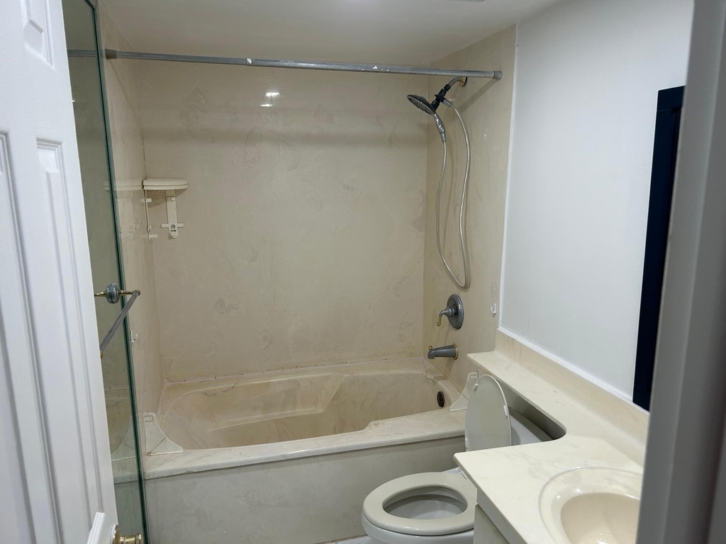 3900 Nw 76th Avenue - Photo 9