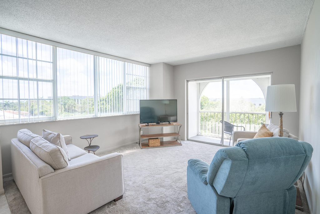 250 Ne 20th Street - Photo 11