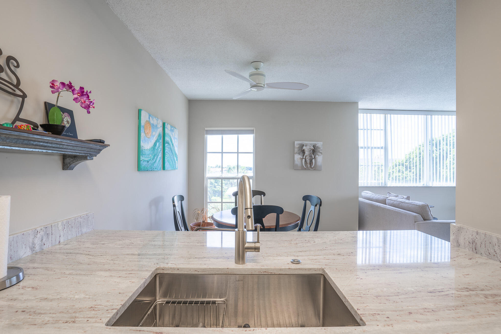 250 Ne 20th Street - Photo 1