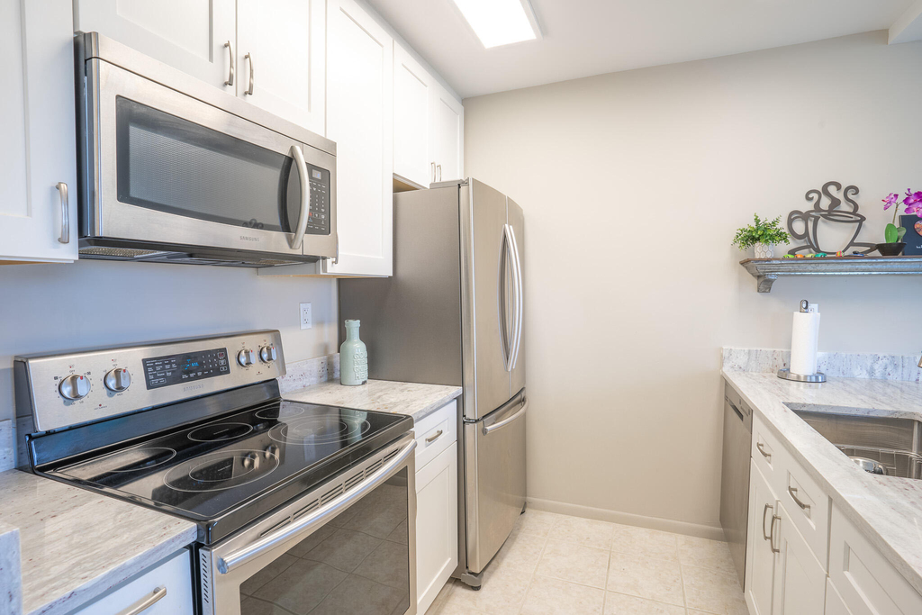 250 Ne 20th Street - Photo 0
