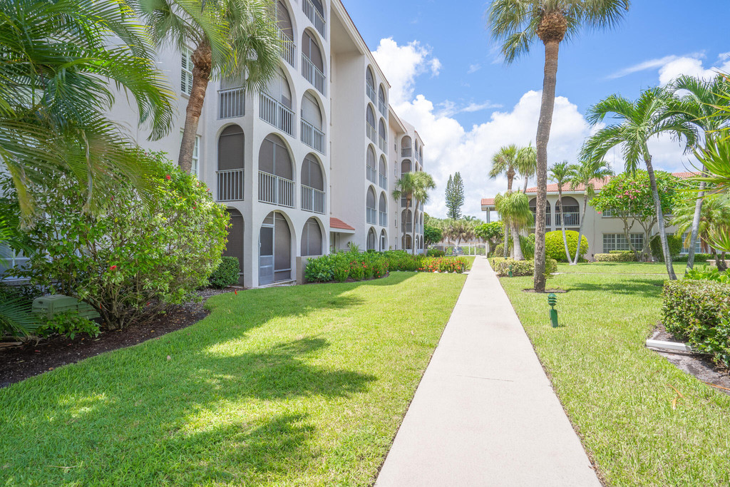250 Ne 20th Street - Photo 16
