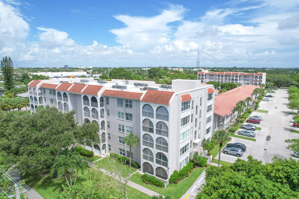 250 Ne 20th Street - Photo 19