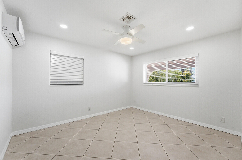 1641 Ne 56th Court - Photo 15