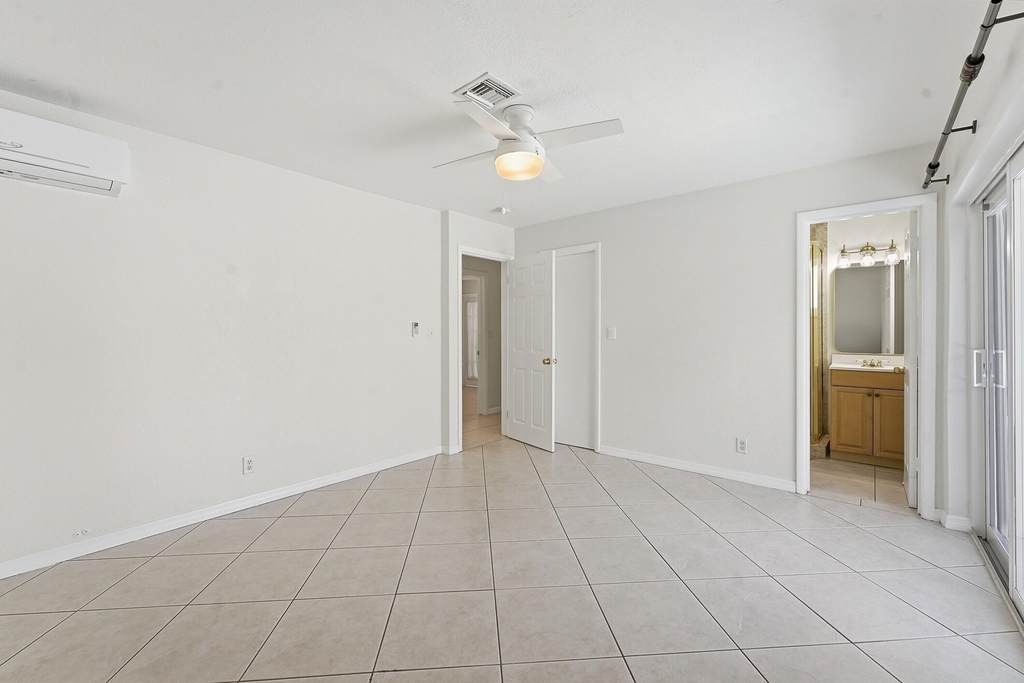 1641 Ne 56th Court - Photo 17