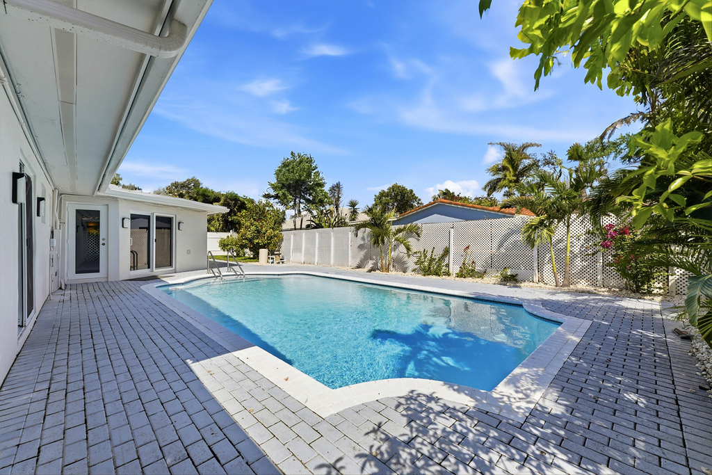 1641 Ne 56th Court - Photo 18