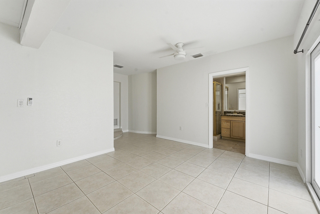 1641 Ne 56th Court - Photo 12