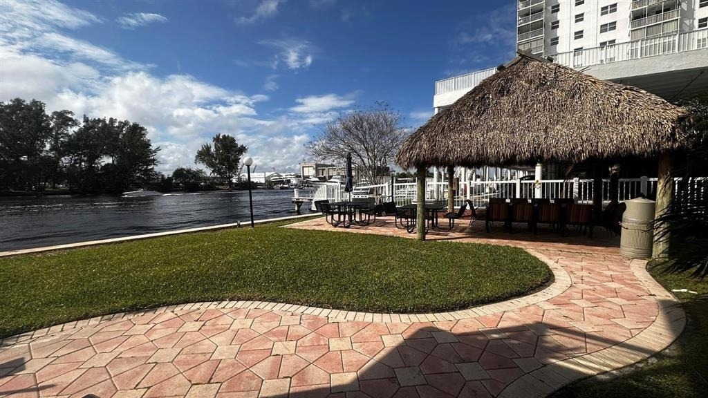 1401 N Riverside Drive - Photo 26