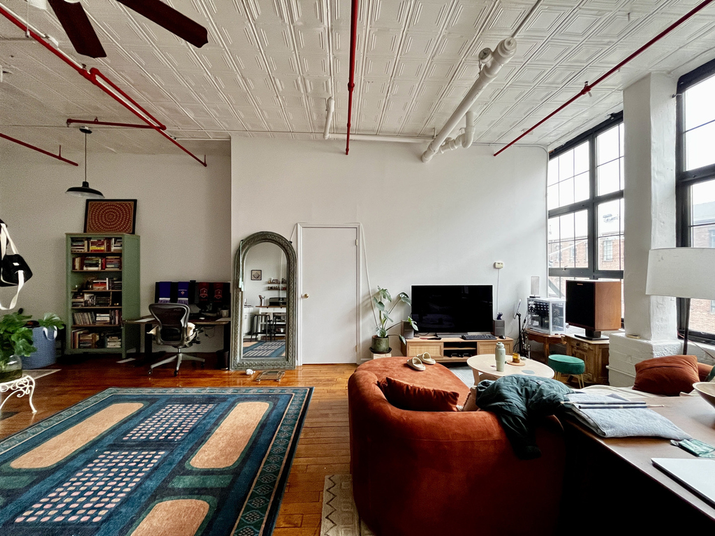 248 Mckibbin Street - Photo 2