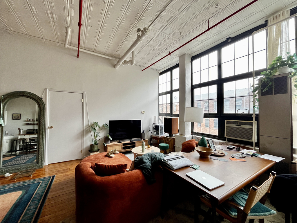 248 Mckibbin Street - Photo 3