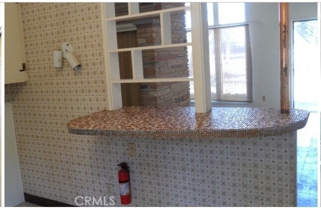 961 W Foothill Boulevard - Photo 4