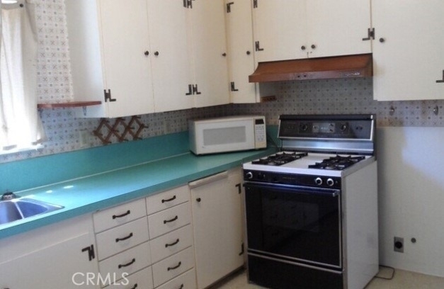 961 W Foothill Boulevard - Photo 6
