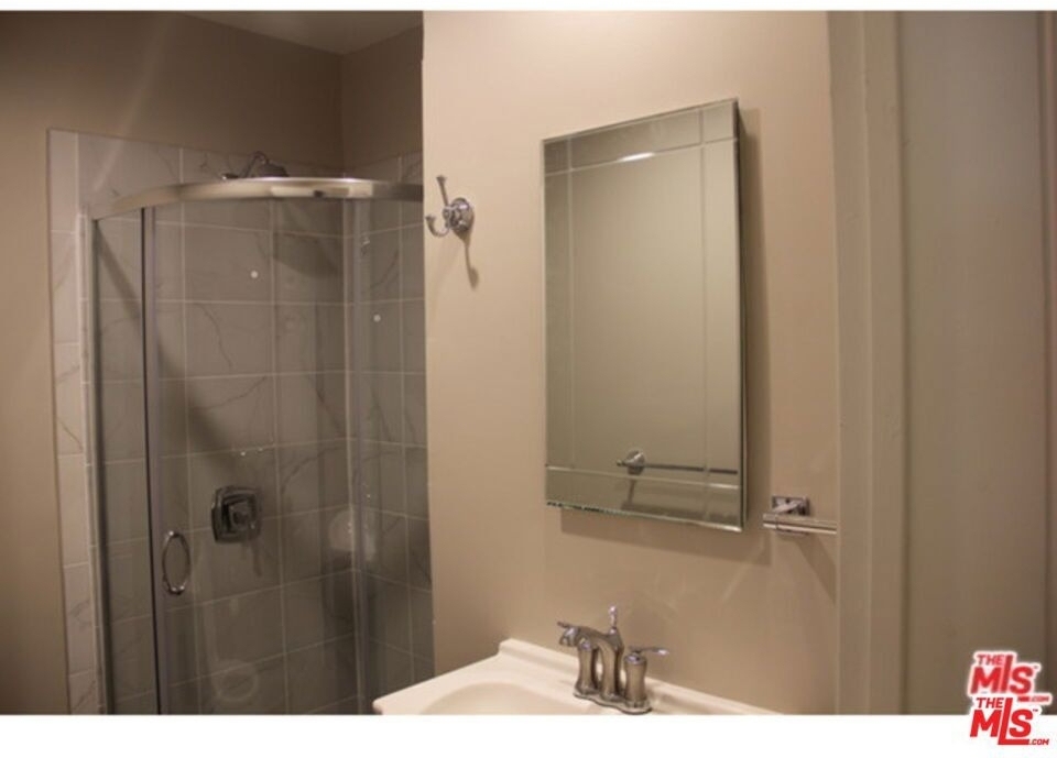 1120 S Plymouth Boulevard - Photo 5