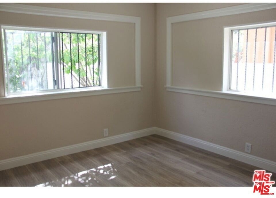 1120 S Plymouth Boulevard - Photo 4