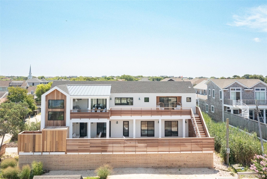 319 Wilmot Road - Photo 2