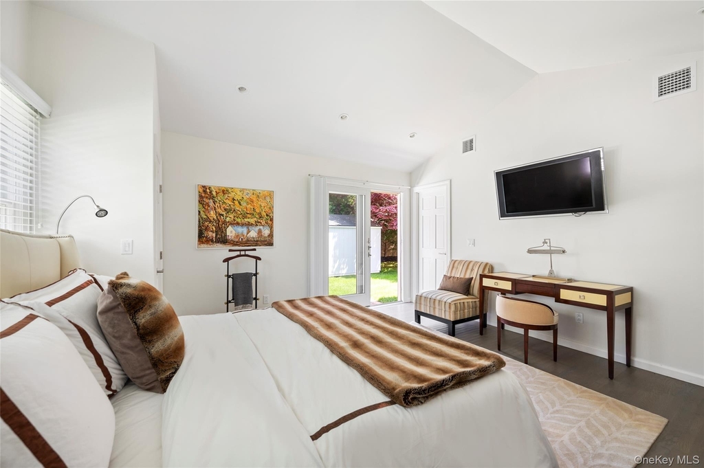 89 South Road - Photo 13