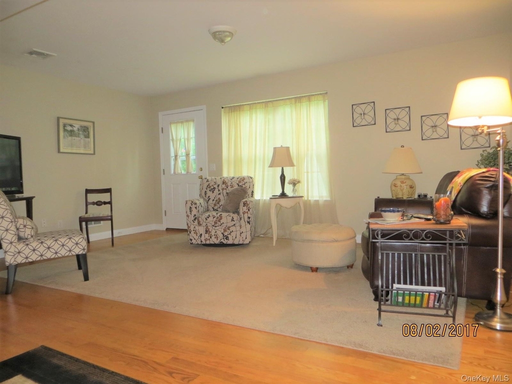 215 Rabbit Run - Photo 4