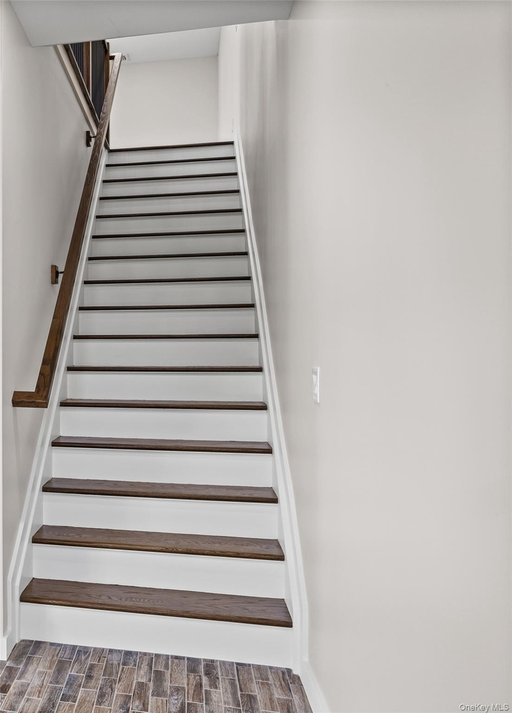 42 Lamport Avenue - Photo 14