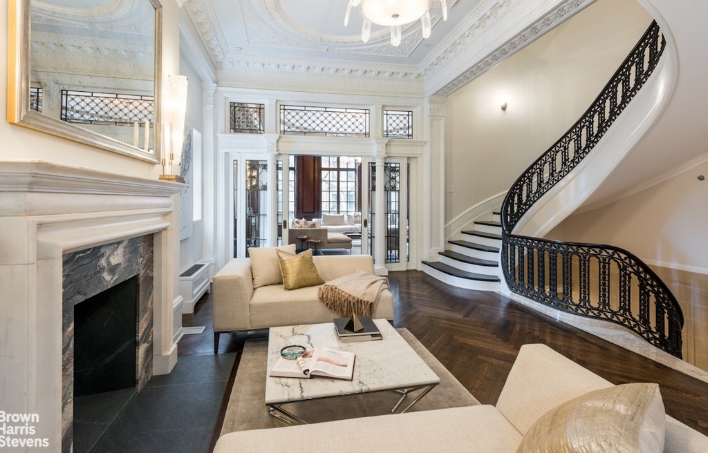 15 W 68th Street - Photo 1