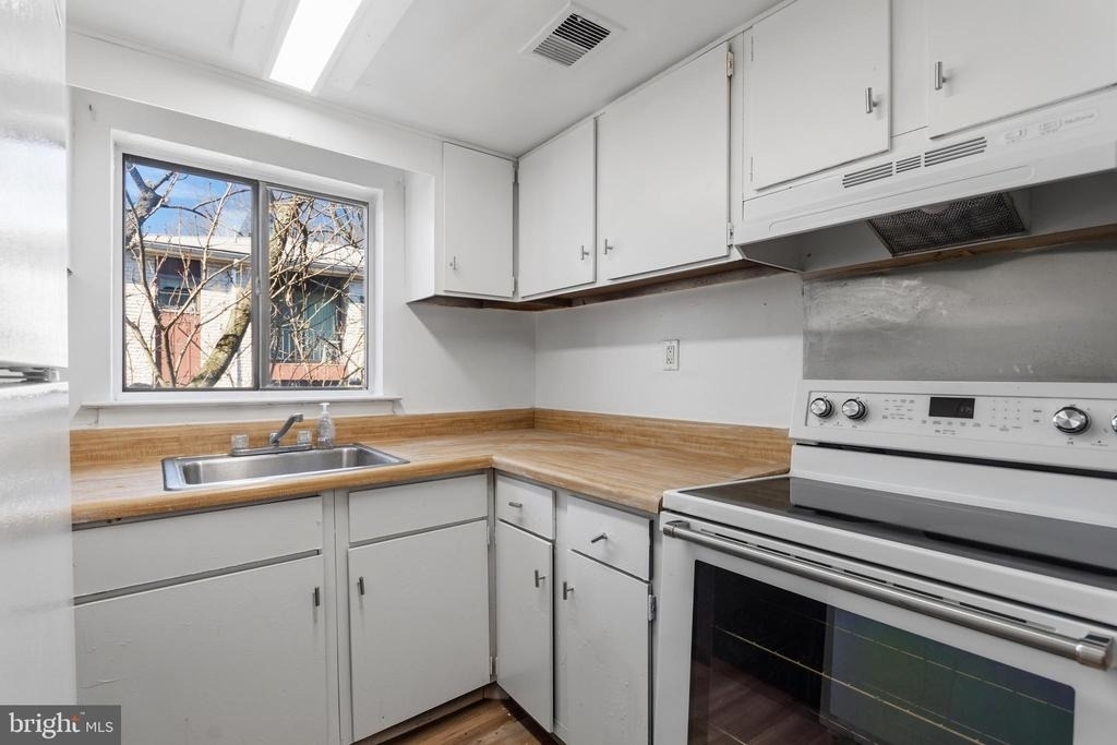 8030 Ditman Street - Photo 6