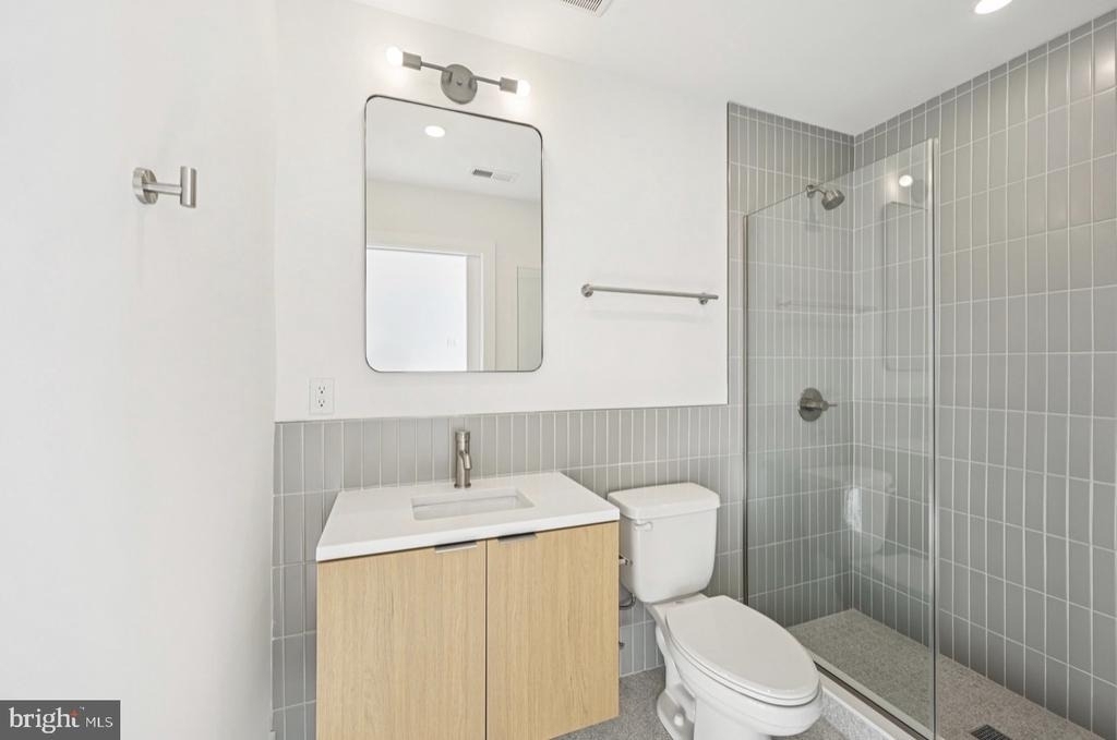 945 Frankford Ave - Photo 18