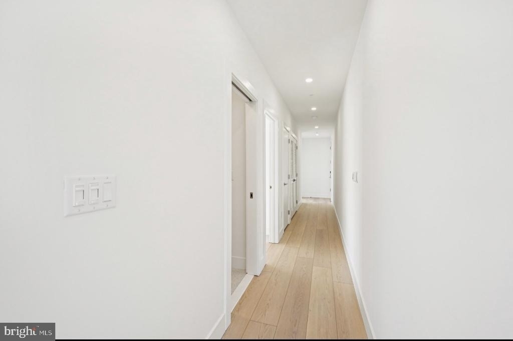 945 Frankford Ave - Photo 14
