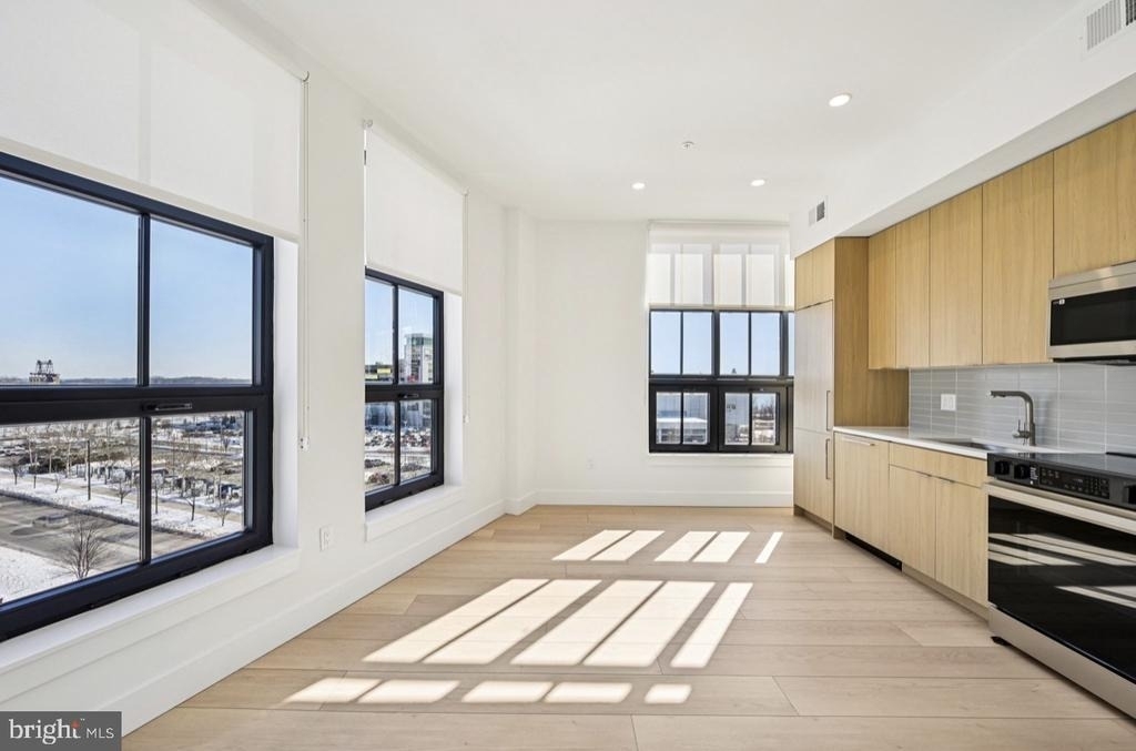 945 Frankford Ave - Photo 4