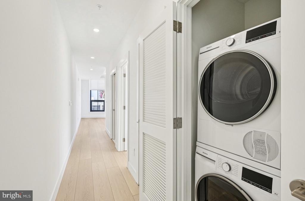 945 Frankford Ave - Photo 16