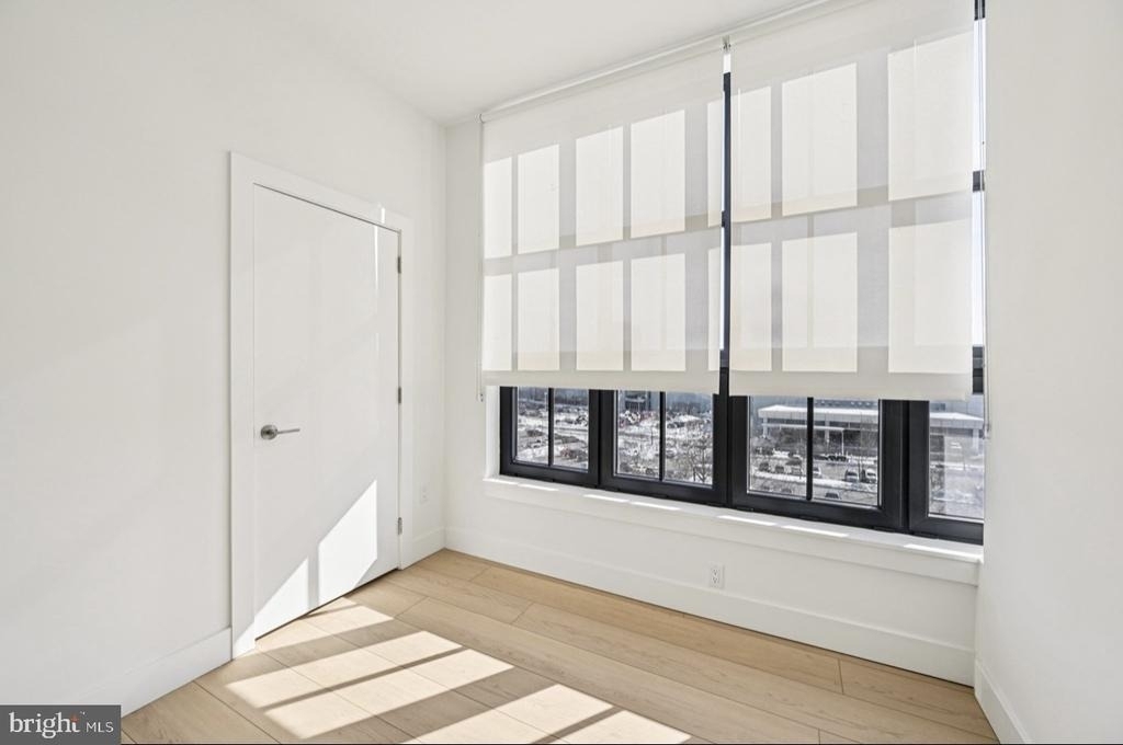 945 Frankford Ave - Photo 10
